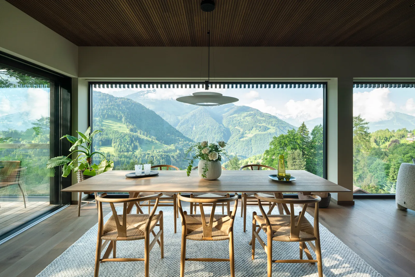 Dining valley