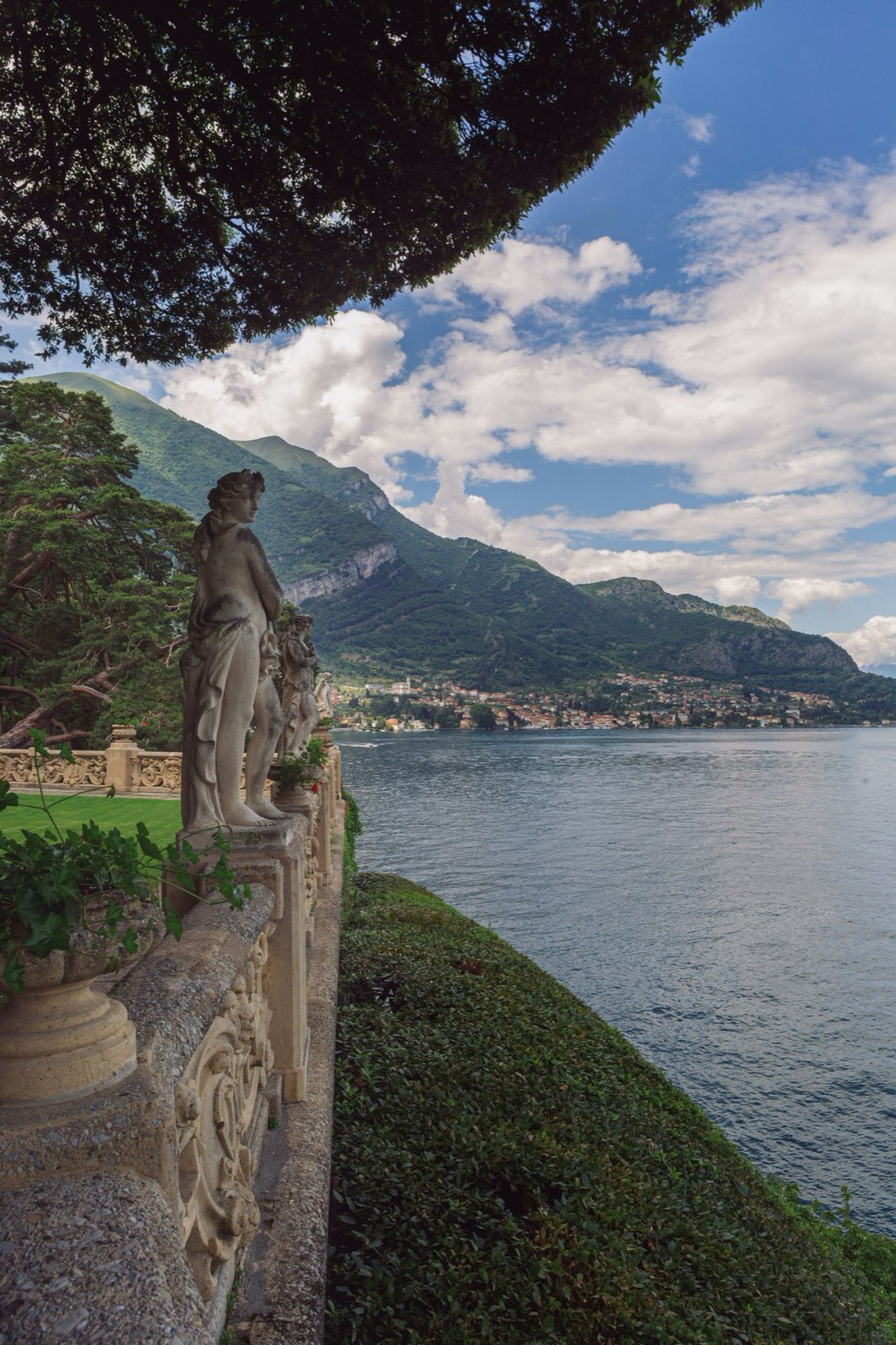 Lakecomo garden