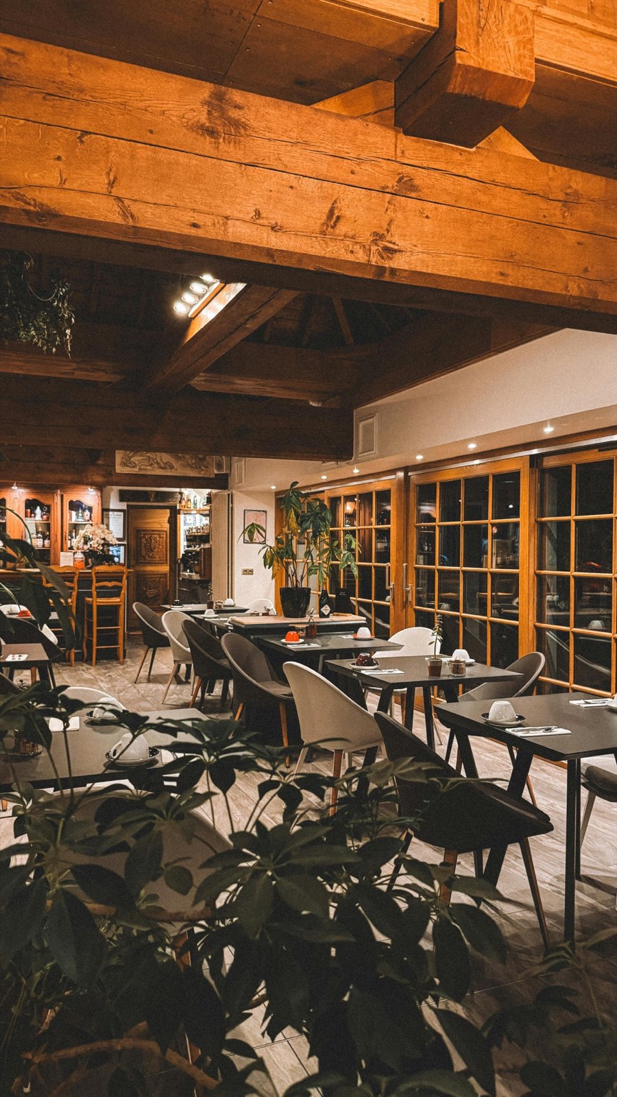 Oak beam ceiling